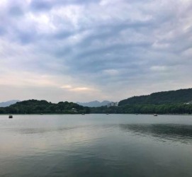 兴化杭州自助游(杭州自助游旅游攻略)