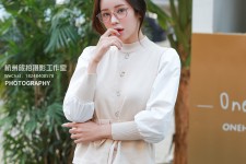 兴化兼职模特被摄影师亲(兼职模特被摄影师亲了)