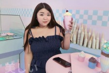 兴化胖模(胖模特穿衣搭配图片)