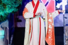 兴化汉服模特是哪种兼职的吗(网上雇用古拆汉服模特可信吗)
