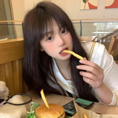 兴化伴游女生李欣怡的资料
