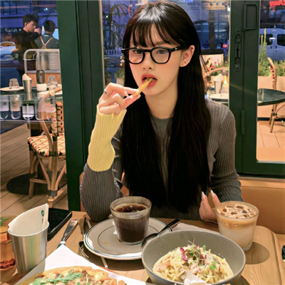 兴化伴游女生娄婷的资料
