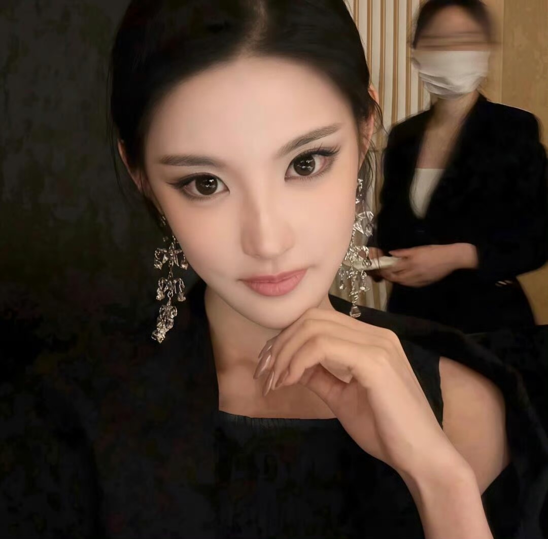 兴化伴游女生 | Isabella Chen的资料